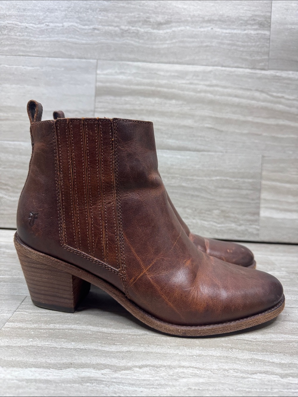 Frye Alton Chelsea Stacked Heel Brown Leather Ankle Booties Womens Size 9